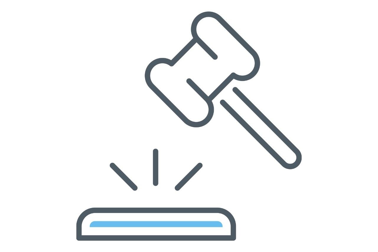 Simple line drawing of a judge gavel being tapped